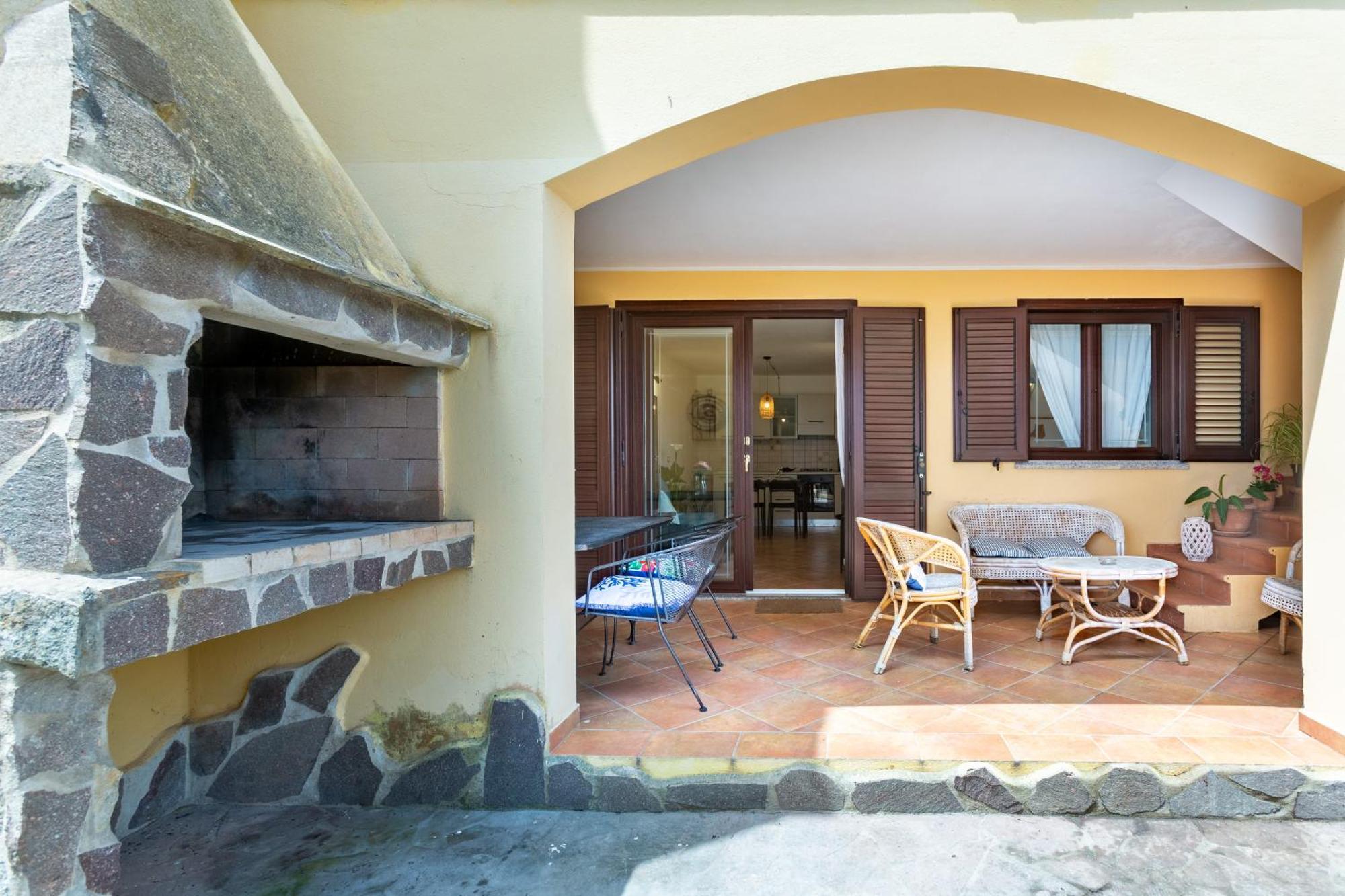 Aetos Home With Shared Swimming Pool - Porto Pino Hill Εξωτερικό φωτογραφία