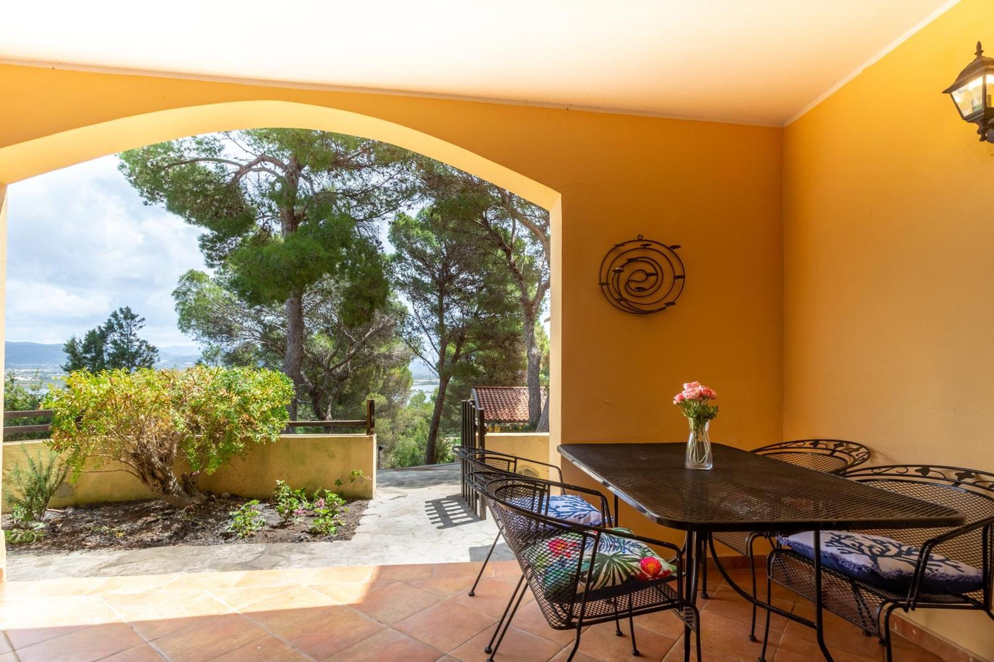 Aetos Home With Shared Swimming Pool - Porto Pino Hill Εξωτερικό φωτογραφία