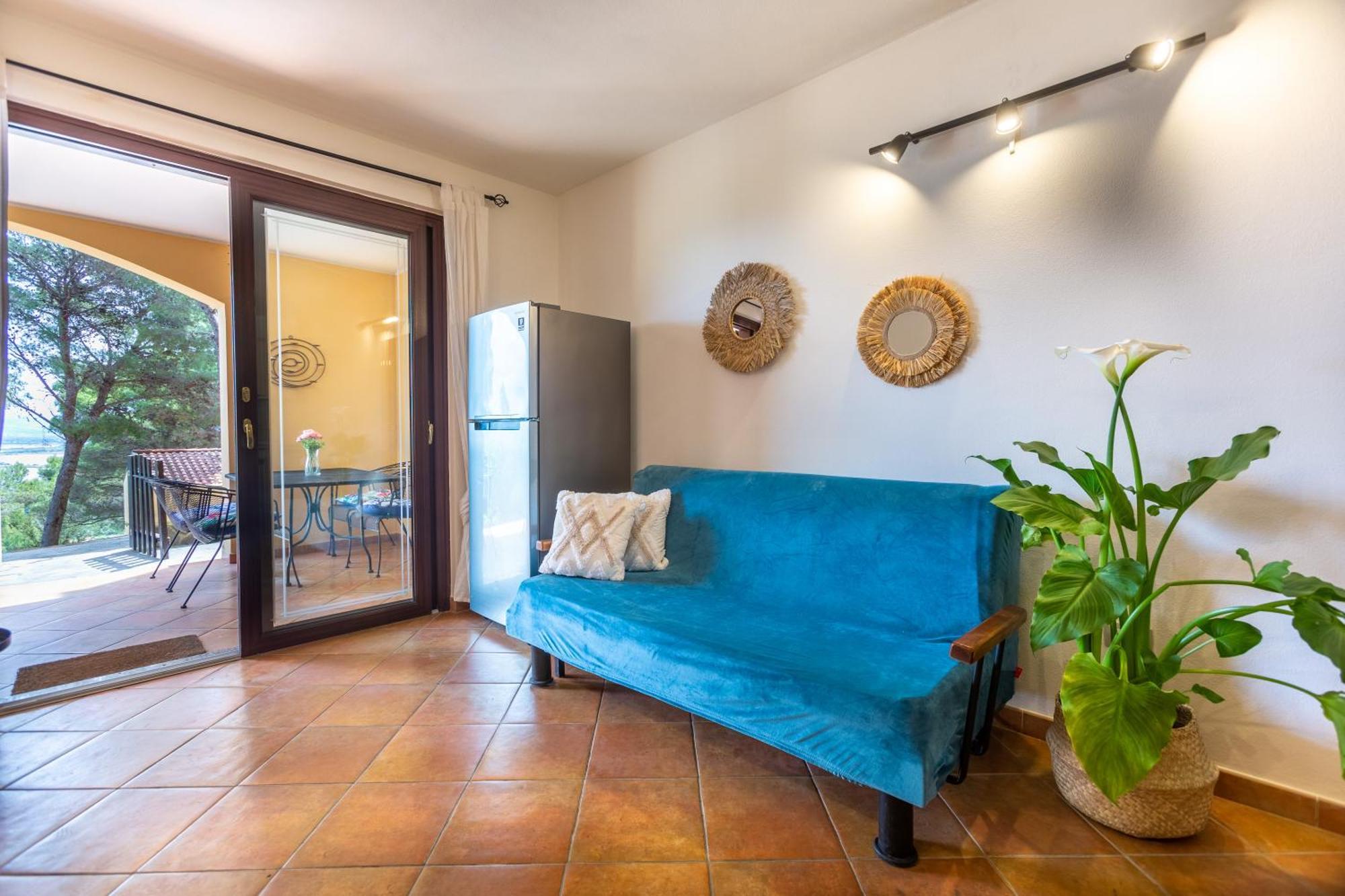 Aetos Home With Shared Swimming Pool - Porto Pino Hill Εξωτερικό φωτογραφία