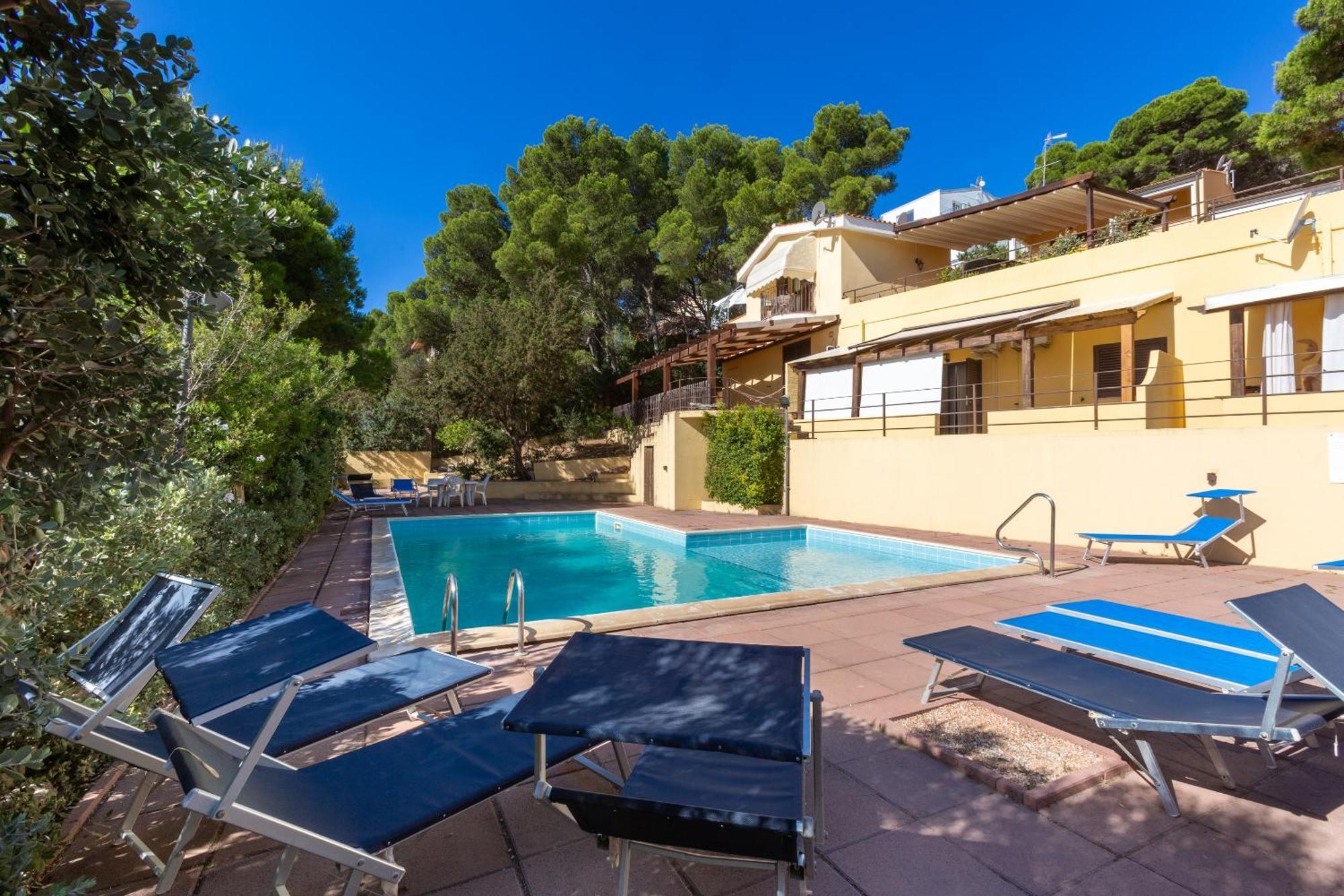 Aetos Home With Shared Swimming Pool - Porto Pino Hill Εξωτερικό φωτογραφία